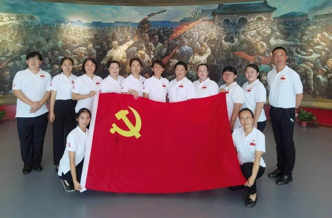 可爱女孩当管家